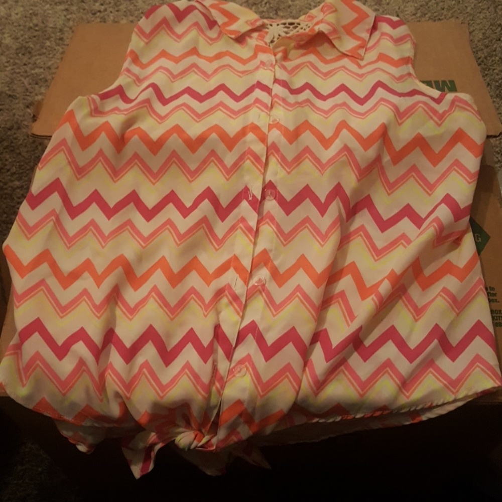 Girls chevron button up tank